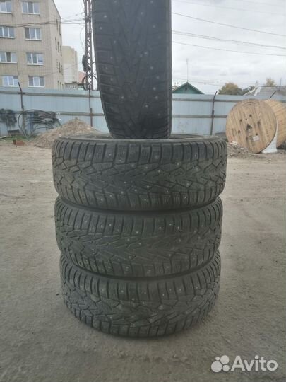 Nokian Tyres Hakkapeliitta 7 215/65 R16 102T