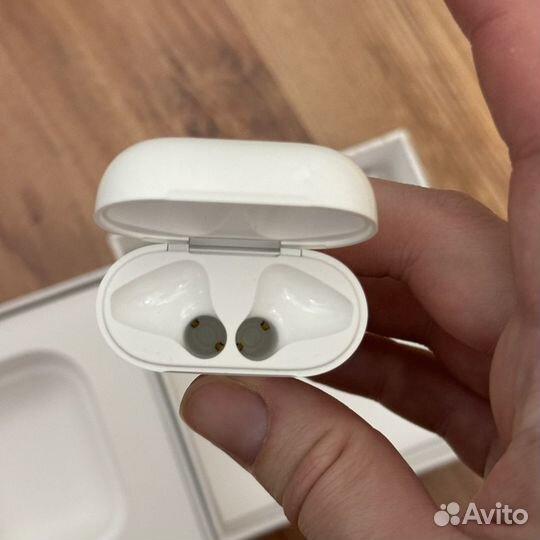 Оригинальный кейс Apple для AirPods 1-2 новый