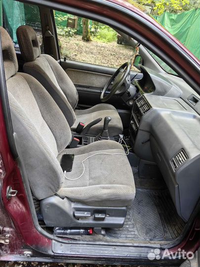 Mitsubishi Space Wagon, 1992