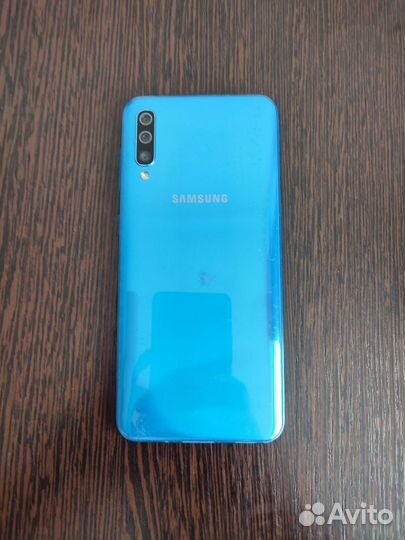 Samsung Galaxy A50, 4/64 ГБ