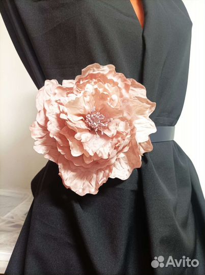 Цветок аксессуар,брошь,цветы из шелка украшение