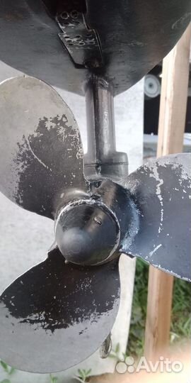 Лодочный мотор 