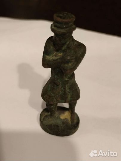 Бронзовая статуэтка