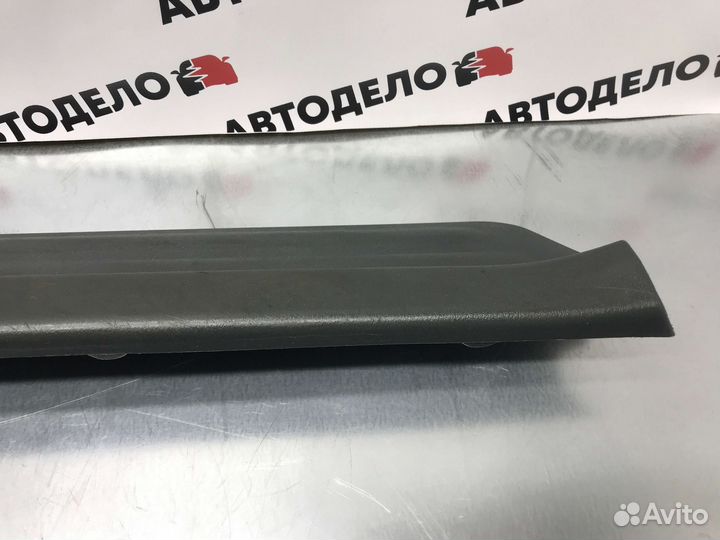 Накладка порога передняя левая Nissan Cefiro 1996