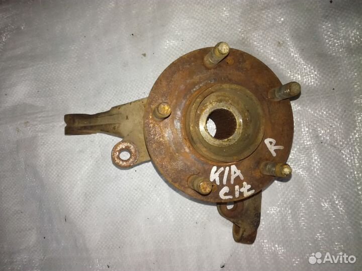 Кулак поворотный передний правый Kia Ceed '07-12