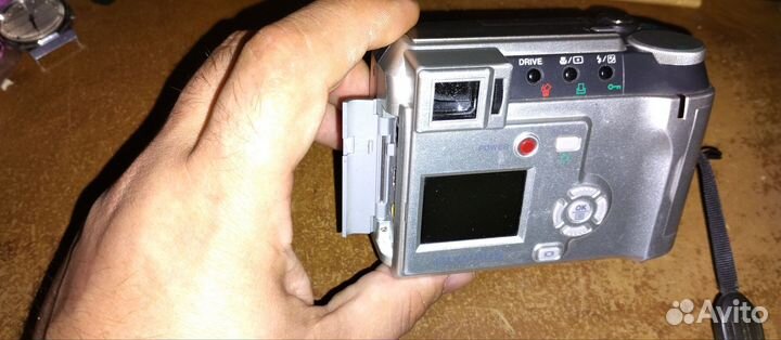 Компактный фотоаппарат Olympus C-725