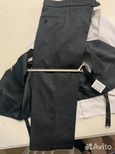 Школьный костюм новый
