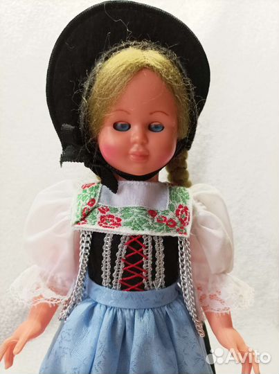 Кукла в национальном костюме Германия