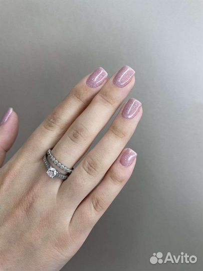 Модель на маникюр