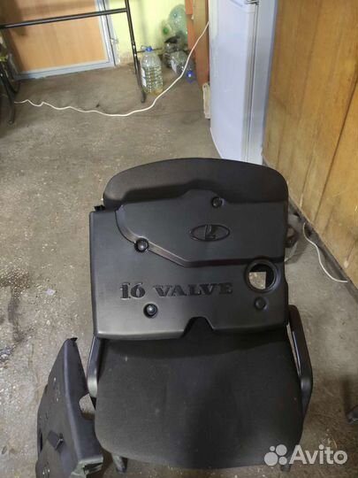 Декоративная крышка двигателя LADA Priora