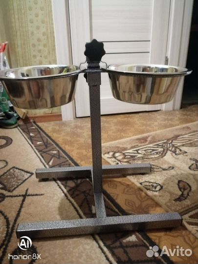 Стойка для кормления собак