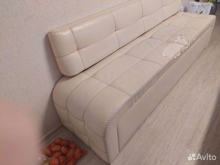 Кожаный диван бу