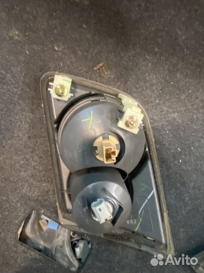 Задрие фонари в крышку багажника мазда 6 gg