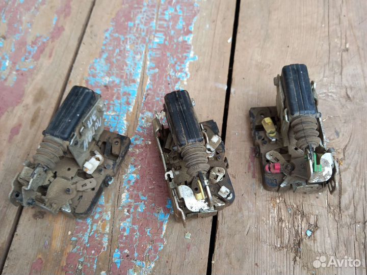 Замок двери renault logan