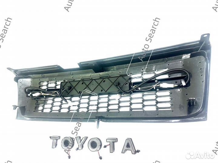 Решетка радиатора Toyota Land Cruiser 100 2005-07