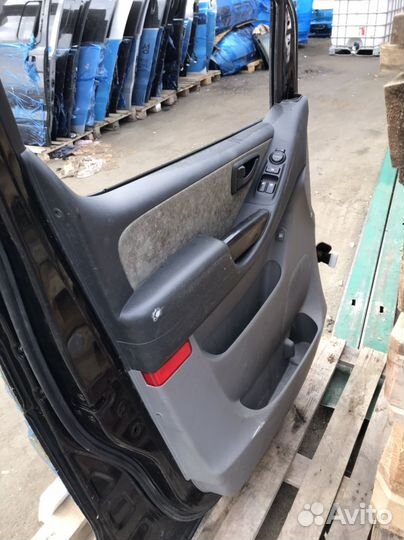 Hyundai Grand Starex/H1 дверь передняя левая