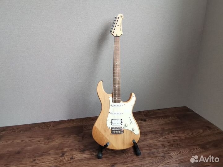 Электрогитара Yamaha Pacifica 112J