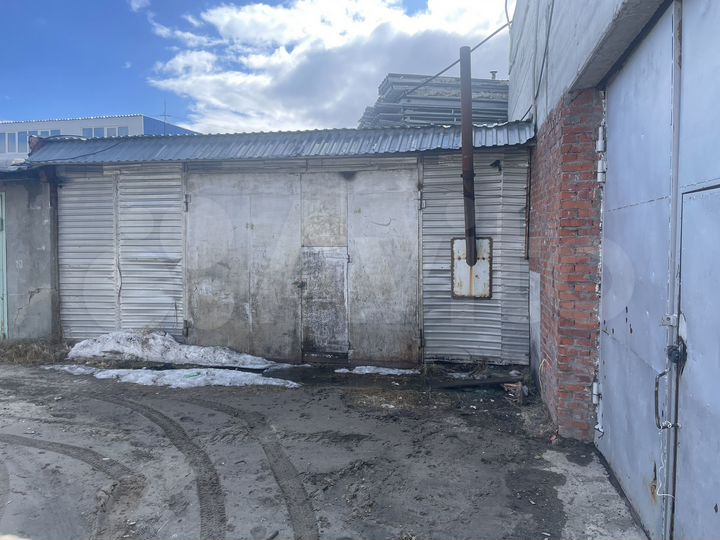 Гараж, > 30 м²