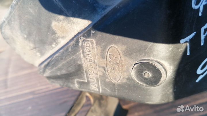 Корпус воздушного фильтра Форд Транзит 1999г V2.5