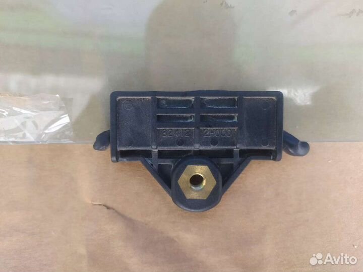 Стекло двери заднее правое KIA Sportage 3