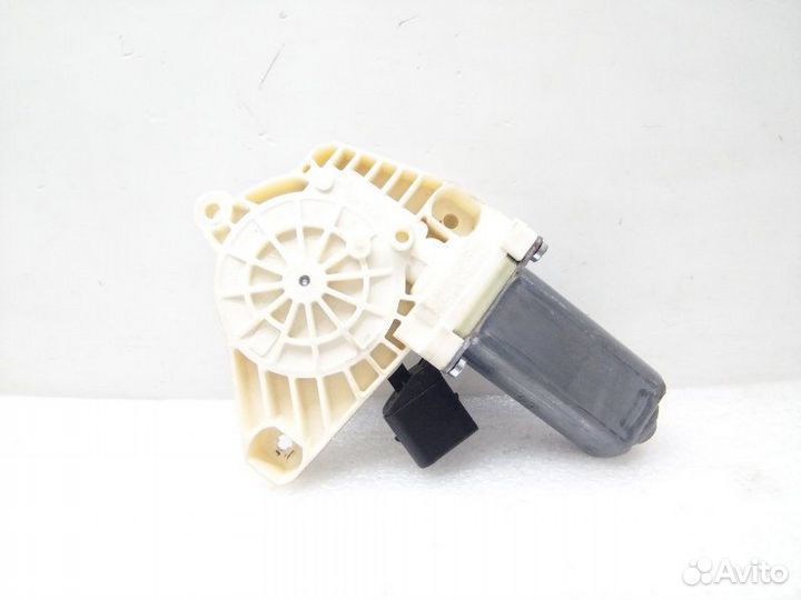 Моторчик стеклоподъемника передний левый