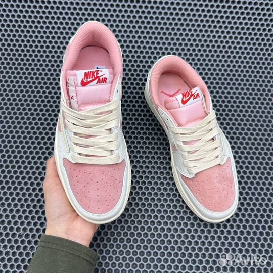 Nike Air Jordan 1 Low OG Shy Pink x Travis Scott