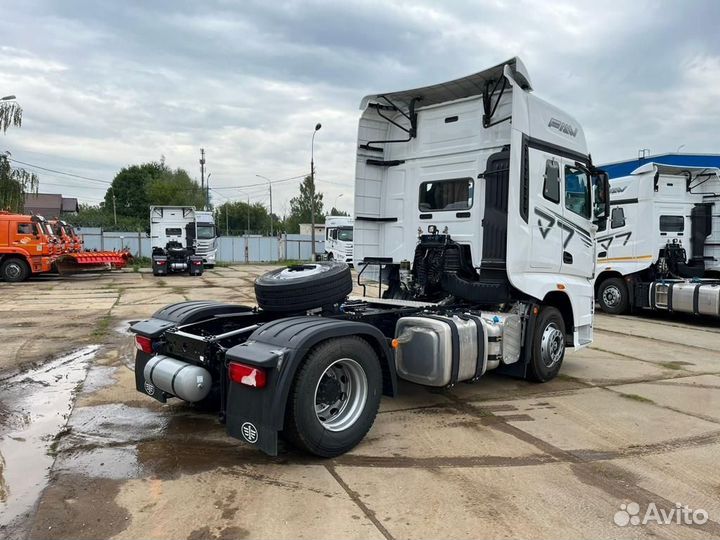 Грузовой-седельный тягач FAW J7