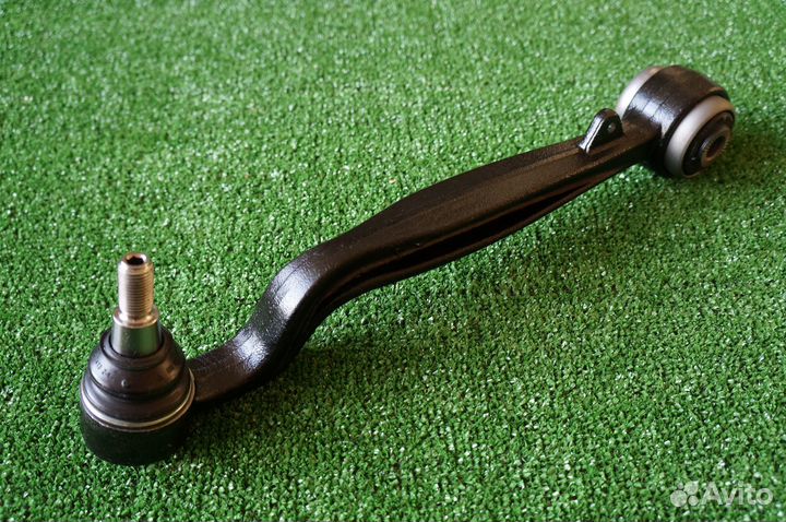 Рычаг передней подвески нижний - RBJ500920