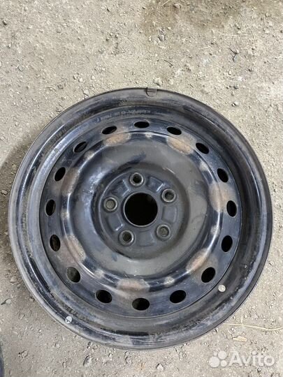 Диск колесный на Toyota Corolla e150