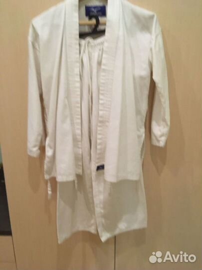 Продам кимоно и перчатки