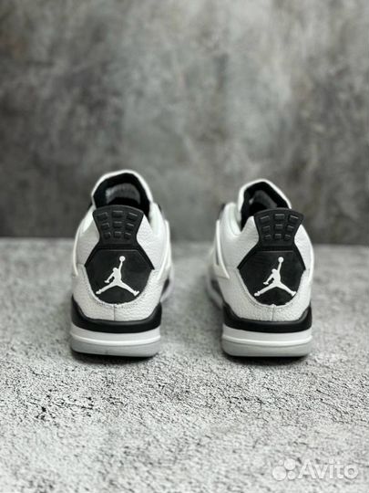 Кроссовки Air Jordan 4