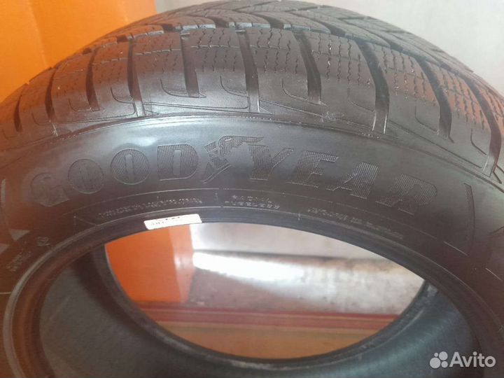 Goodyear Ultra Grip 4+ 235/55 R17