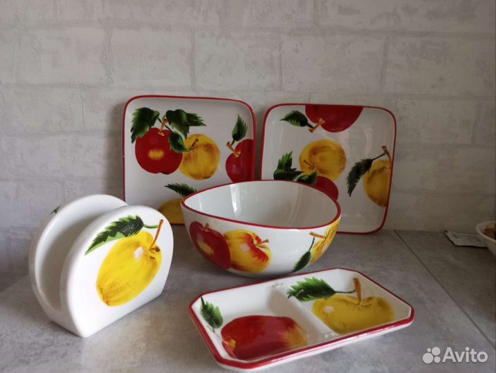 Набор столовой посуды новый