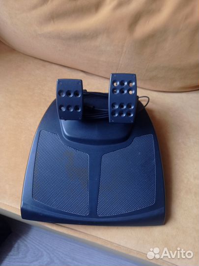 Игровой руль logitech momo racing