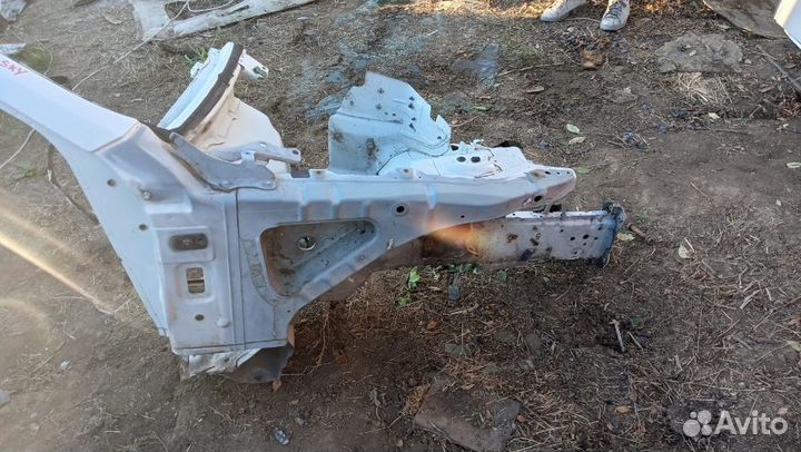 Лонжерон передний Nissan Skyline