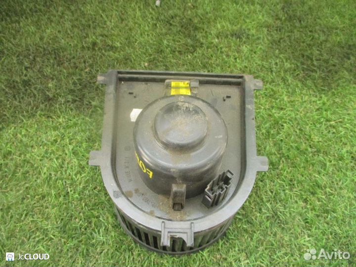 Мотор печки на volkswagen golf 1J1 AZJ