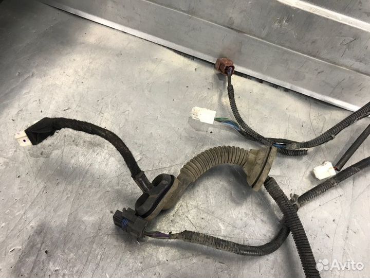 Электропроводка двери задняя левая Nissan Teana