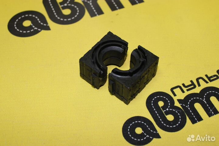 Втулка стабилизатора передней подвески Опель ниж