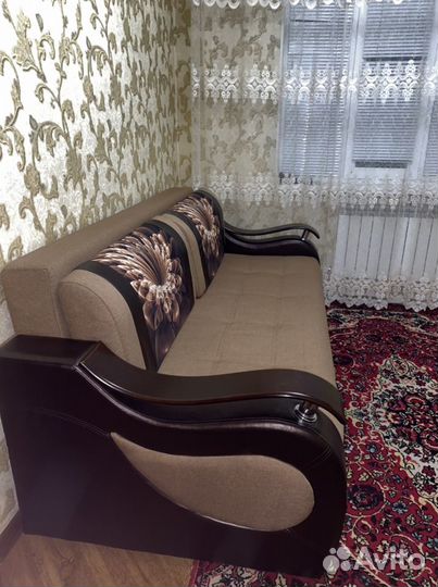 Диван