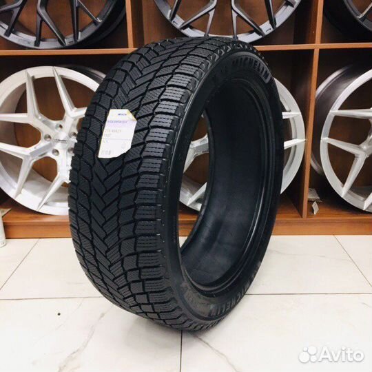 Michelin X-Ice Snow SUV 275/45 R21