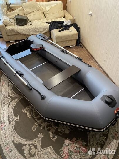 Лодка Хантер 320Л