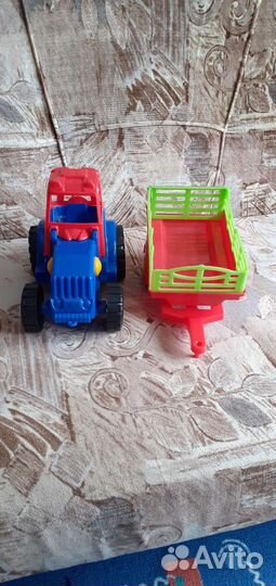 Трактор с прицепом