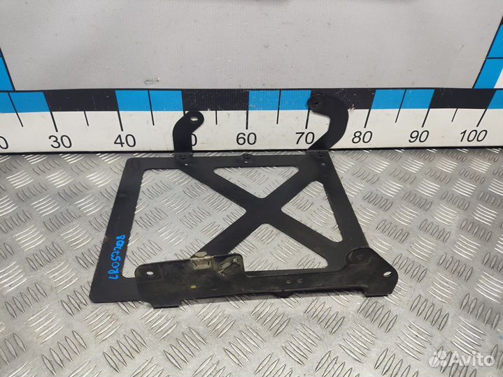 Б/У Кронштейн защиты кпп Land Rover#001