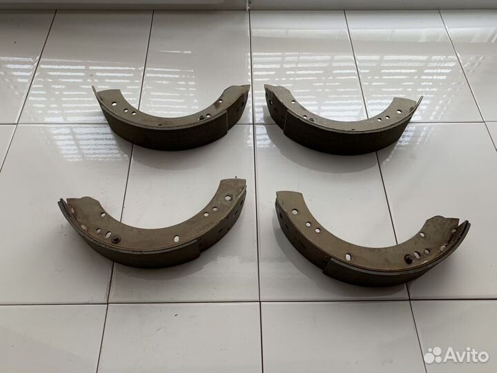 Колодки тормозные задние Land Rover Defender 90