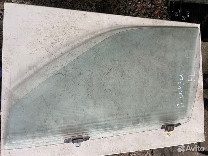 Переднее левое стекло toyota corsa