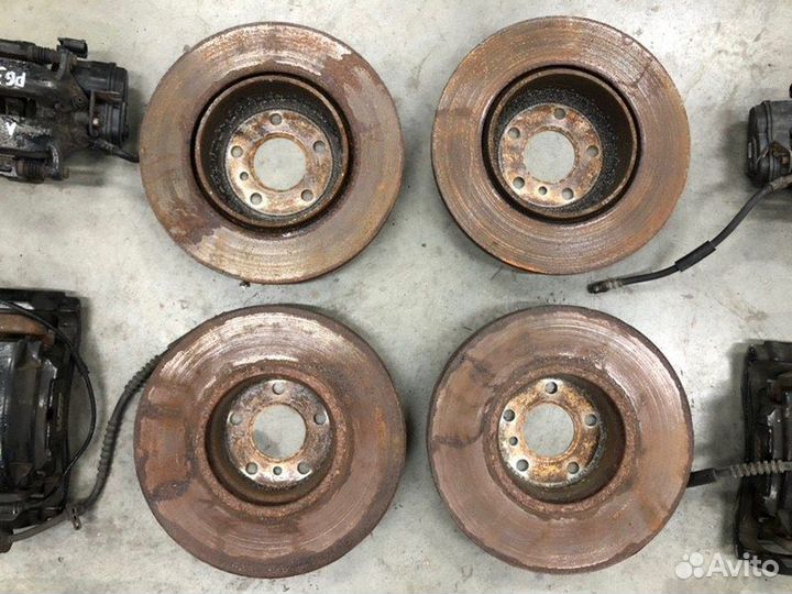 Комплект тормозов Bmw 5 F10 N63B44A 12.16.2010