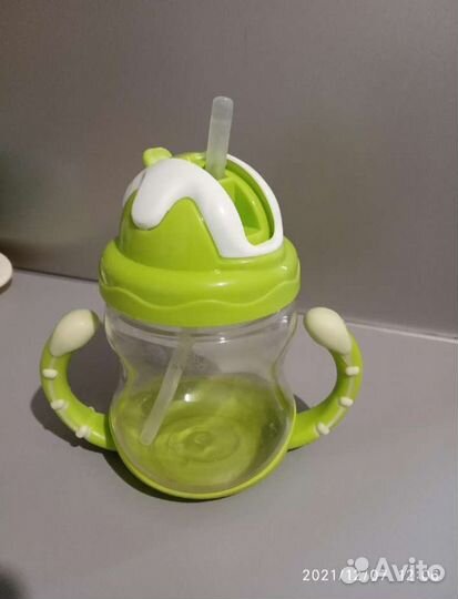 Поильник с трубочкой