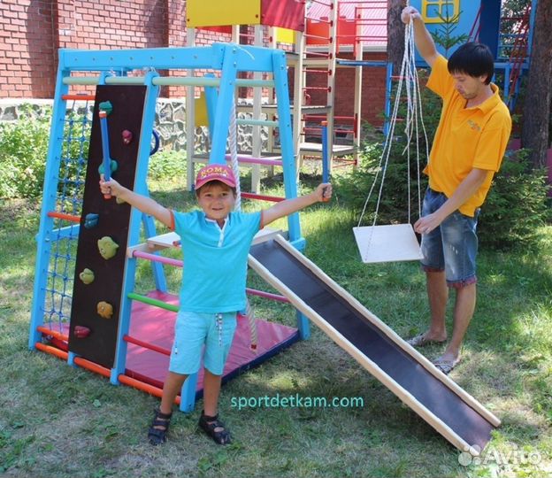 Скалодром с очень качественными камнями-зацепами