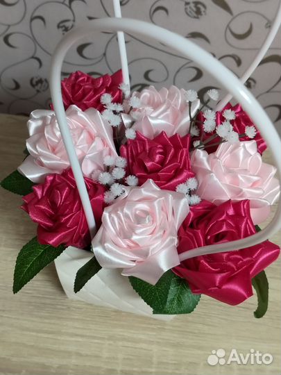 Корзинки с розочками из атласных лент