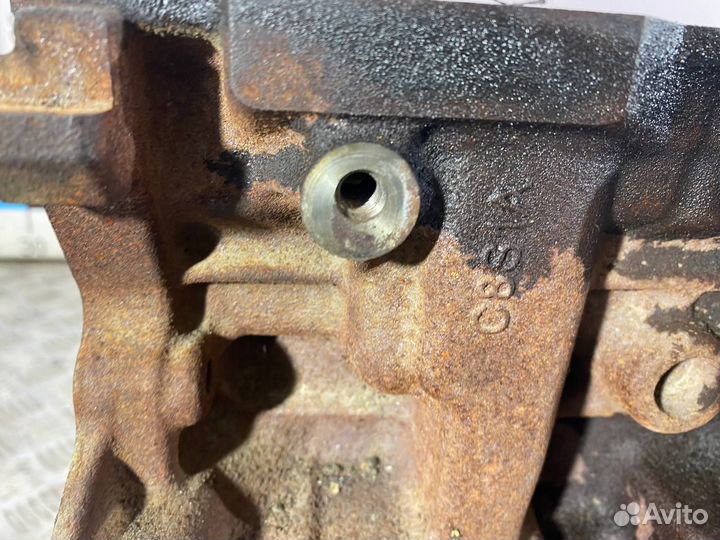 Б/У Низ двигателя 2,2 D#001